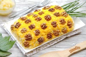 Салат «Ананас»