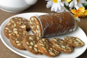 Шоколадная колбаса из печенья